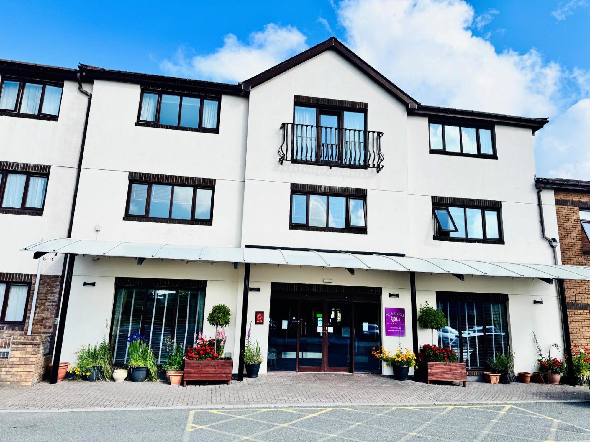Blanco'S Hotel Port Talbot Eksteriør billede
